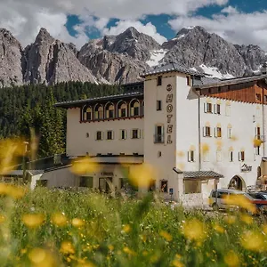 Hotel Passo Tre Croci Cortina ***